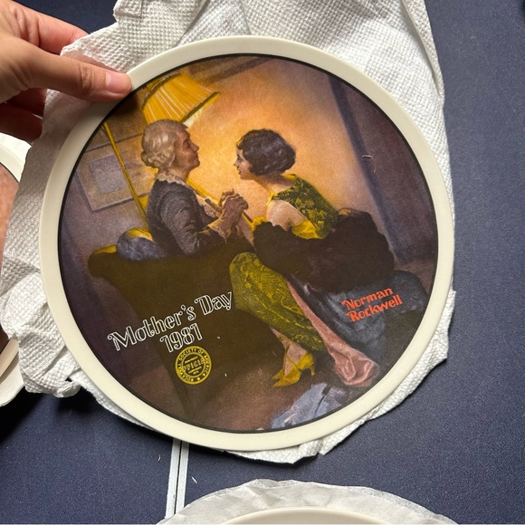 4pcs Norman Rockwell Collector plates the Knowles Mother’s Day series - Picture 10 of 11